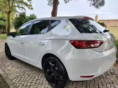 SEAT Leon 2014 - 10990 EUR, 179115 km - AUTO.MOTO.pt - 179115km - foto 14 de 16