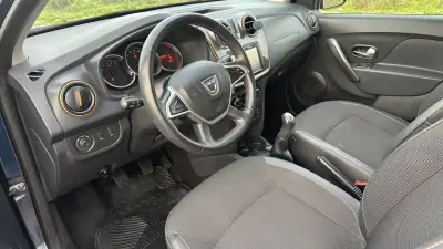 Dacia Sandero 2017 - 9750 EUR, 76000 km - AUTO.MOTO.pt - 76000km - foto 11 de 12
