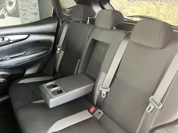 Nissan Qashqai 2019 - 18900 EUR, 106352 km - AUTO.MOTO.pt - 106352km - foto 20 de 22