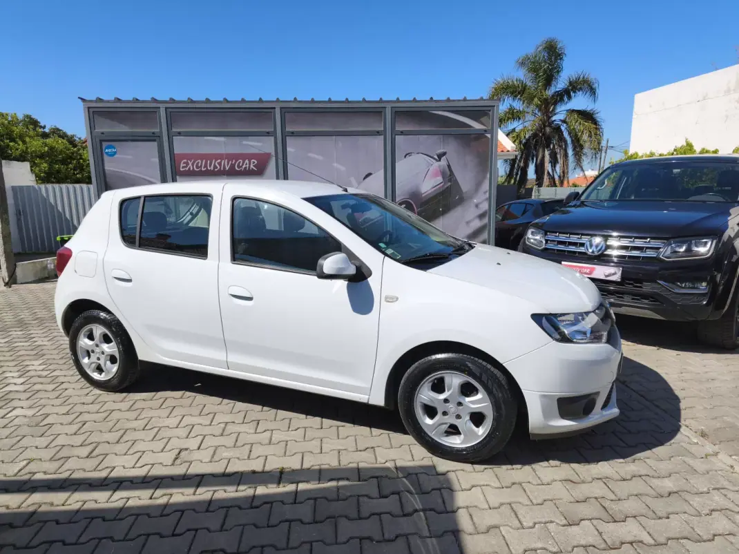 Dacia Sandero 2014 - 6900 EUR, 183000 km - AUTO.MOTO.pt - 183000km - foto 1 de 10