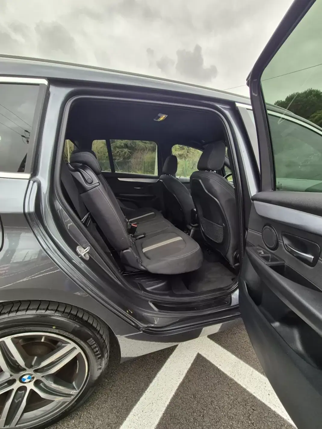 BMW 216 Gran Tourer 2017 - 16900 EUR, 130000 km - AUTO.MOTO.pt - 130000km - foto 8 de 12