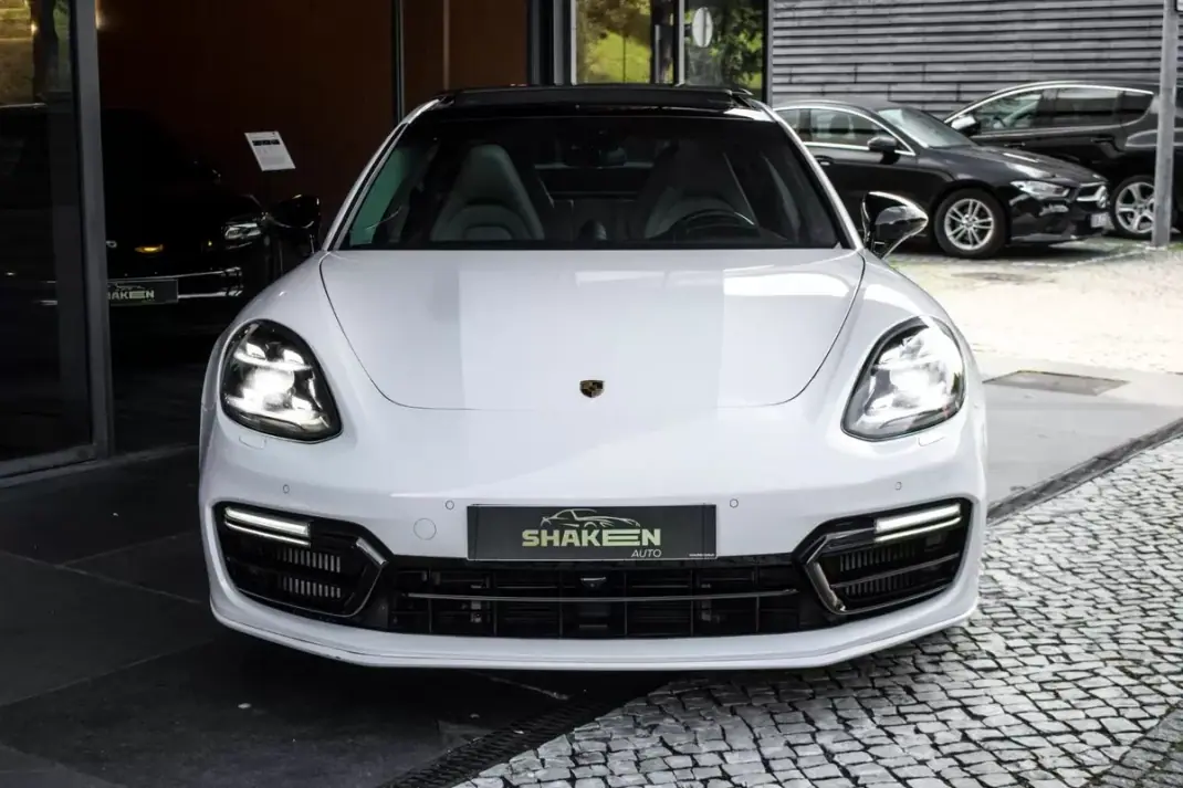 Porsche Panamera 2022 - 99950 EUR, 92267 km - AUTO.MOTO.pt - 92267km - foto 7 de 49