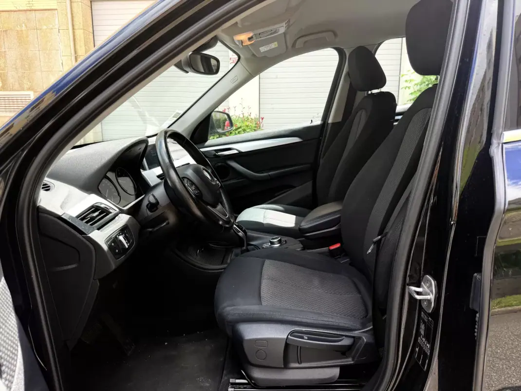 BMW X1 2019 - 19450 EUR, 183000 km - AUTO.MOTO.pt - 183000km - foto 10 de 15