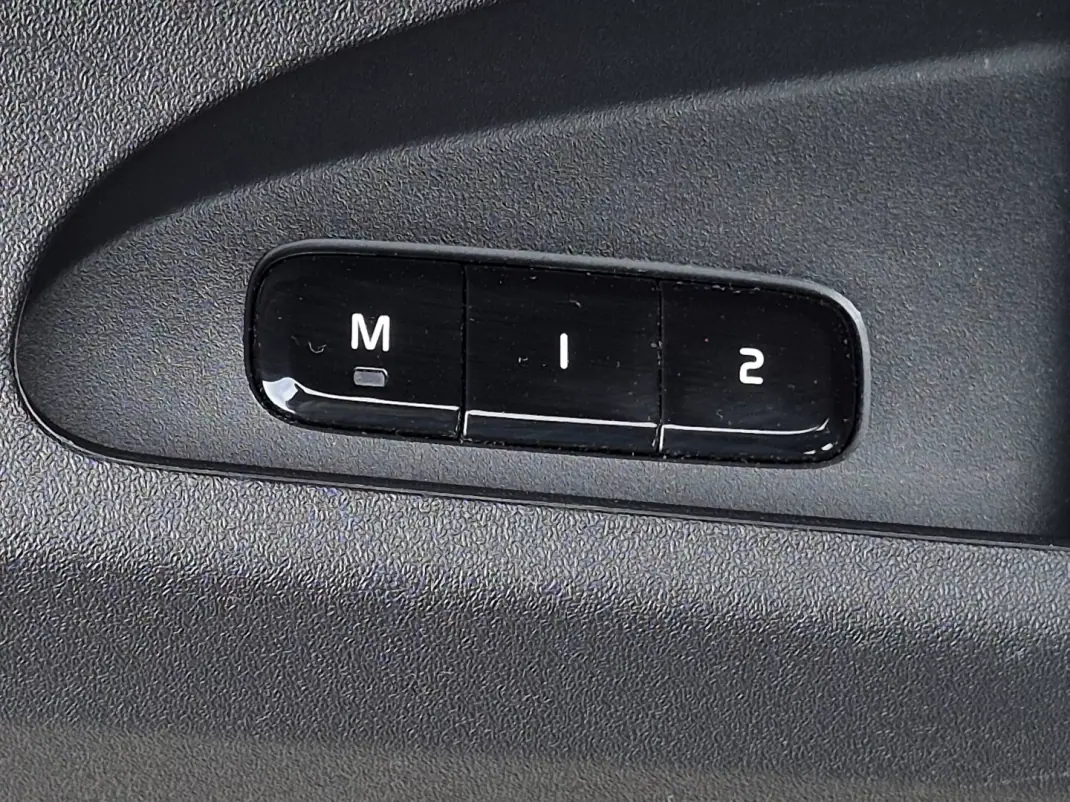 Polestar 2 2023 - 29890 EUR, 83810 km - AUTO.MOTO.pt - 83810km - foto 22 de 32