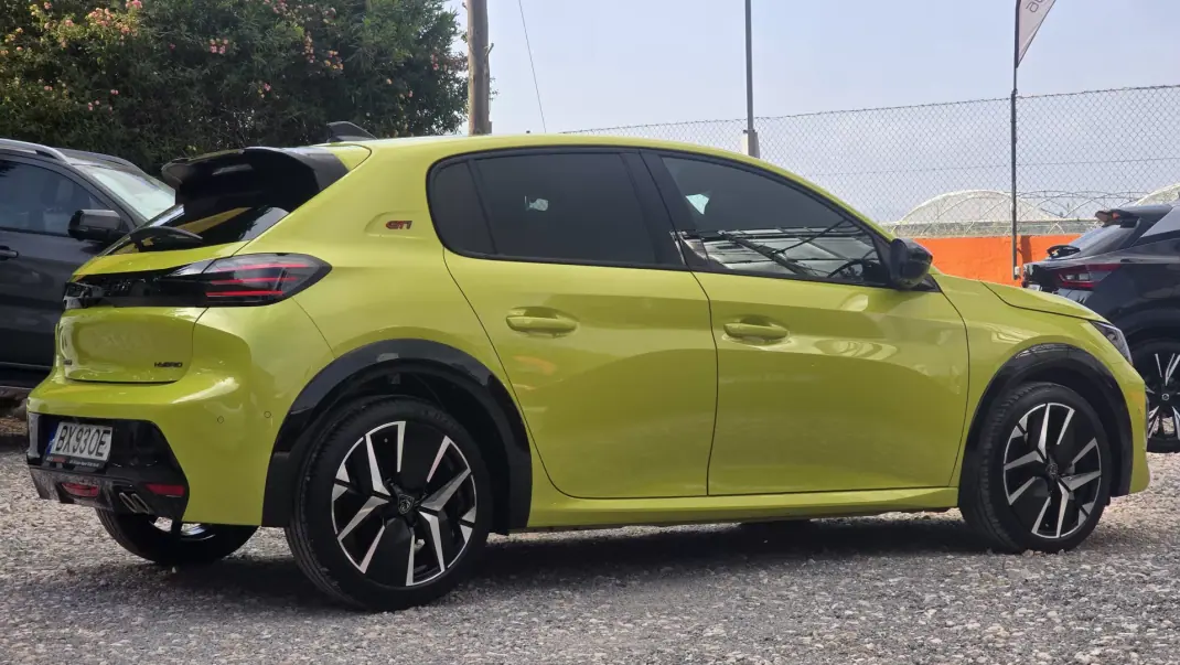 Peugeot 208 2025 - 21000 EUR, 7900 km - AUTO.MOTO.pt - 7900km - foto 7 de 26