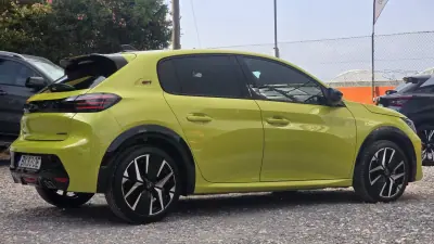 Peugeot 208 2025 - 21000 EUR, 7900 km - AUTO.MOTO.pt - 7900km - foto 7 de 26