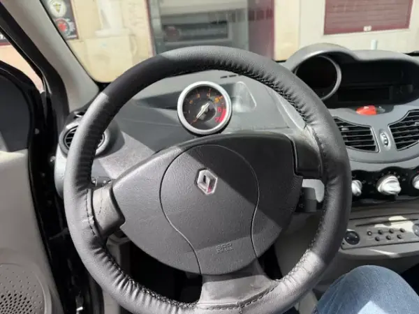 Renault Twingo 2008 - 5250 EUR, 105000 km - AUTO.MOTO.pt - 105000km - foto 22 de 31
