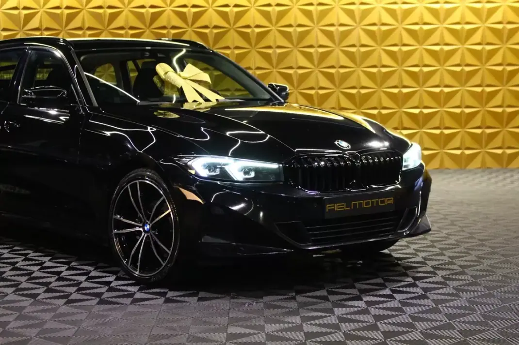 BMW 318 2022 - 27250 EUR, 132000 km - AUTO.MOTO.pt - 132000km - foto 5 de 38