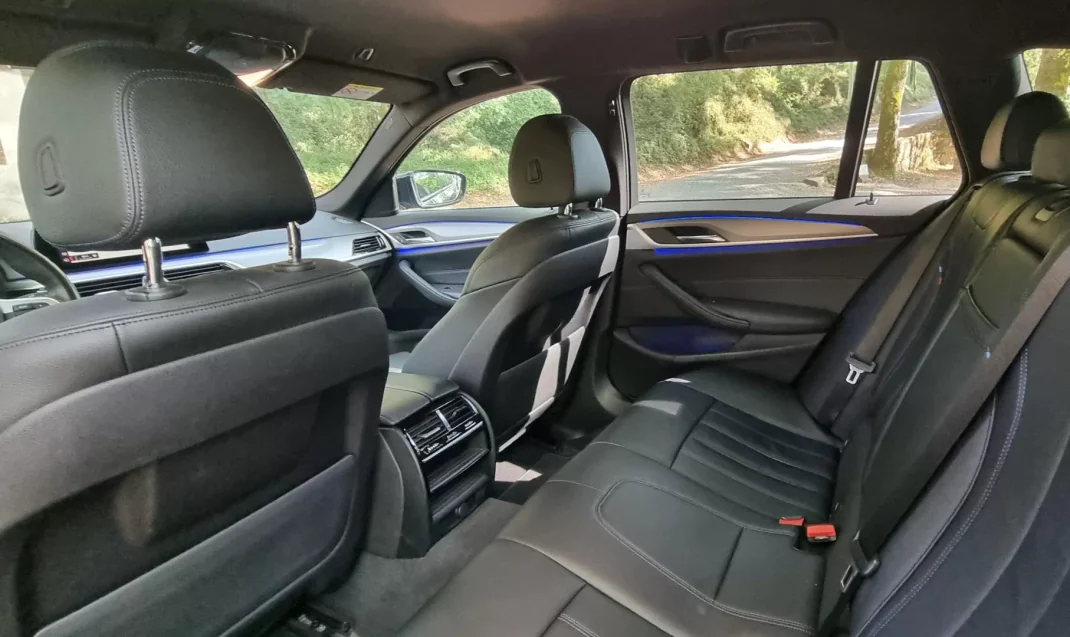 BMW 520 2019 - 31750 EUR, 130000 km - AUTO.MOTO.pt - 130000km - foto 18 de 25