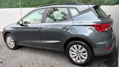 SEAT Arona 2023 - 13400 EUR, 73000 km - AUTO.MOTO.pt - 73000km - foto 4 de 12