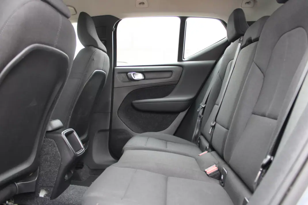 Volvo XC 40 2019 - 18900 EUR, 212000 km - AUTO.MOTO.pt - 212000km - foto 16 de 30