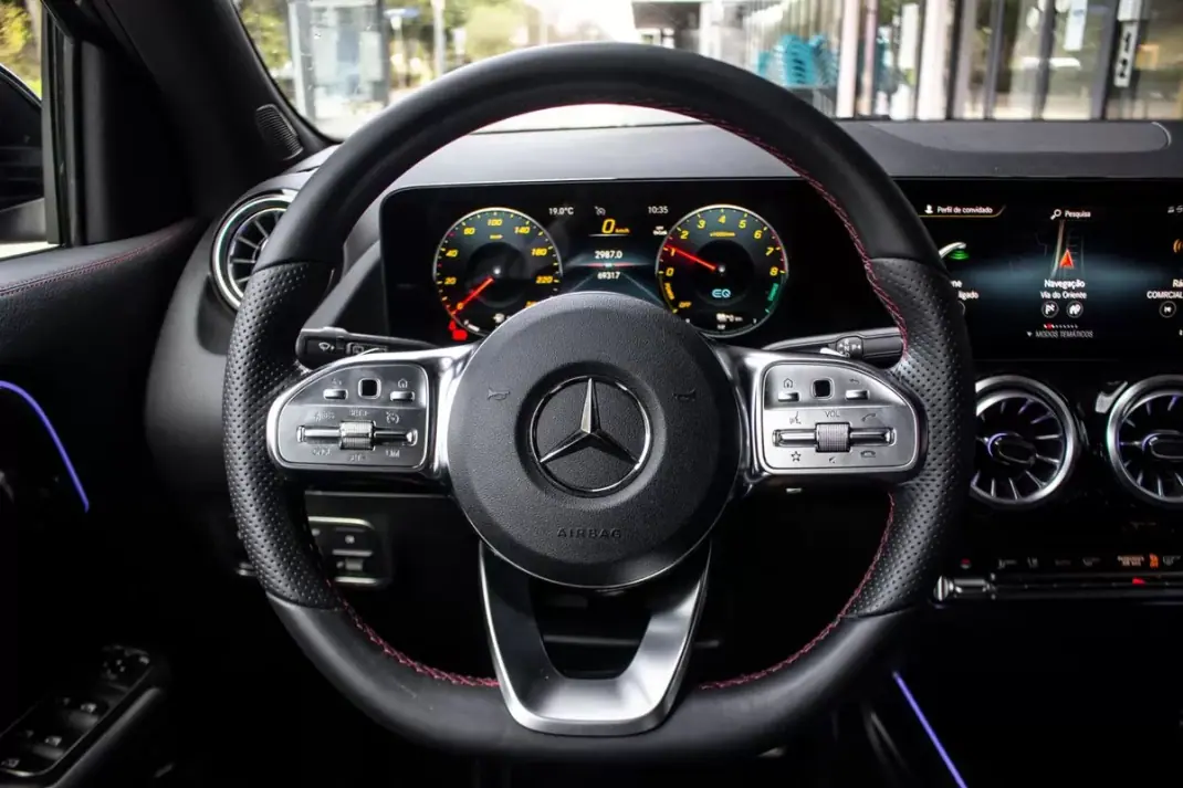Mercedes-Benz GLA 250 2023 - 38790 EUR, 69317 km - AUTO.MOTO.pt - 69317km - foto 13 de 48