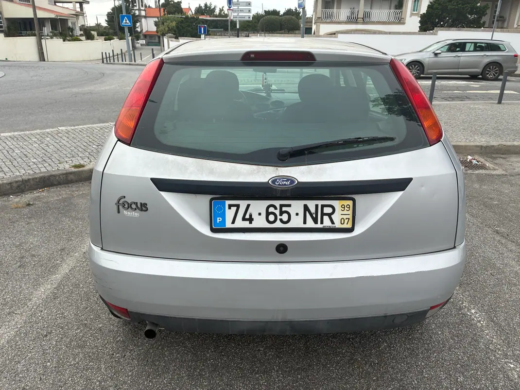 Ford Focus 1999 - 1750 EUR, 163500 km - AUTO.MOTO.pt - 163500km - foto 3 de 8
