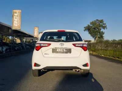 Toyota Yaris 2018 - 11990 EUR, 105000 km - AUTO.MOTO.pt - 105000km - foto 8 de 28