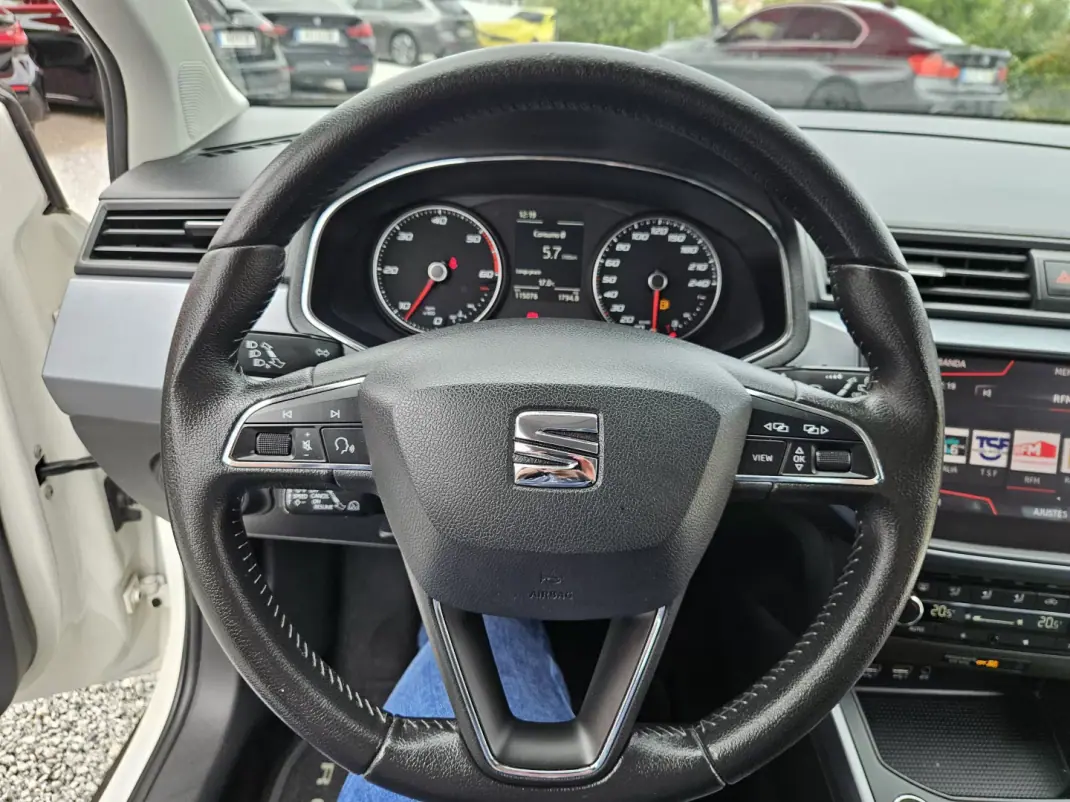 SEAT Arona 2018 - 15500 EUR, 115150 km - AUTO.MOTO.pt - 115150km - foto 49 de 51