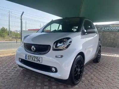 Smart Fortwo Cabrio 2019 - 17900 EUR, 40794 km - AUTO.MOTO.pt - 40794km - foto 2 de 24