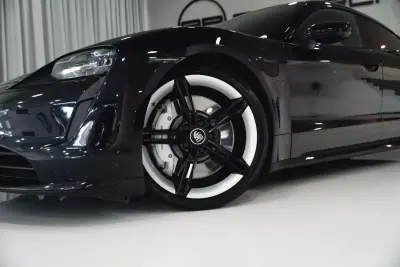 Porsche Taycan 2020 - 64950 EUR, 93009 km - foto 4 de 59
