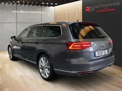 Volkswagen Passat Variant 2015 - 18950 EUR, 306000 km - AUTO.MOTO.pt - 306000km - foto 4 de 20