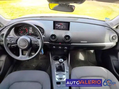 Audi A3 Sportback 2019 - 18950 EUR, 88596 km - AUTO.MOTO.pt - 88596km - foto 10 de 34