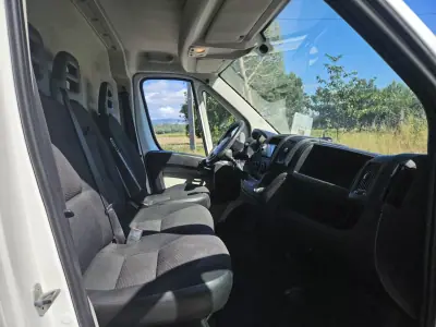 Peugeot BOXER L1H1 2.2HDI / IVA / GARANTIA / NACIONAL 2017 - 11750 EUR, 170000 km - AUTO.MOTO.pt - 170000km - foto 4 de 9