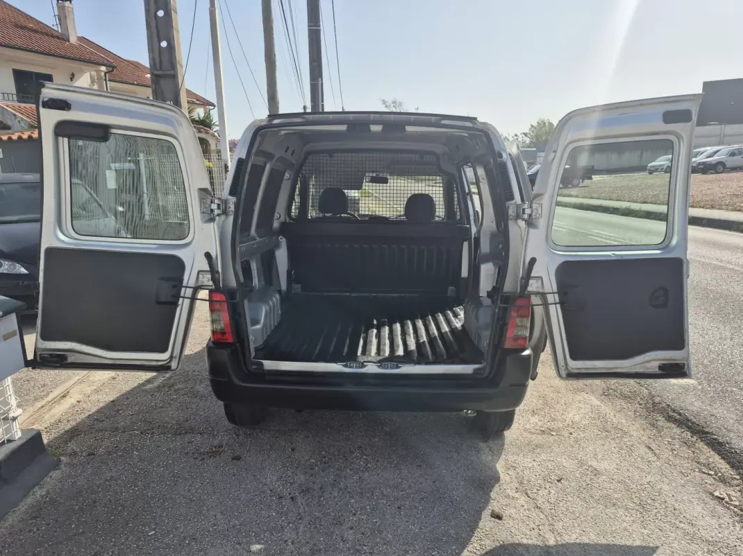 Citroën 2007 - 4900 EUR, 216500 km - AUTO.MOTO.pt - 216500km - foto 11 de 20