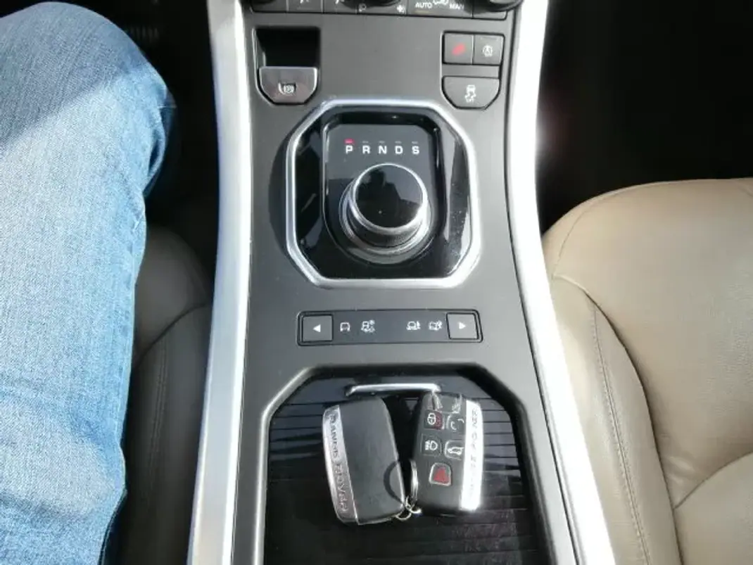 Land Rover Range Rover Evoque 2019 - 25500 EUR, 158956 km - AUTO.MOTO.pt - 158956km - foto 16 de 33