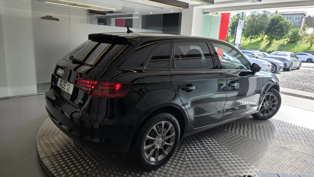 Audi A3 Sportback 2016 - 11900 EUR, 253264 km - AUTO.MOTO.pt - 253264km - foto 20 de 55