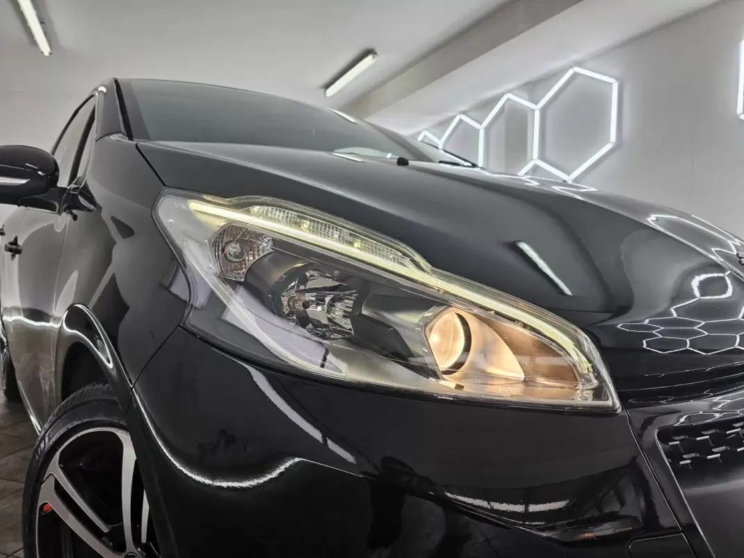 Peugeot 208 2019 - 11950 EUR, 90328 km - AUTO.MOTO.pt - 90328km - foto 3 de 90
