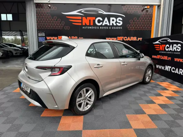 Toyota Corolla 2019 — photo 2 of 15