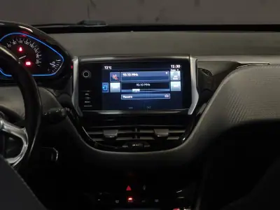 Peugeot 2008 2017 - 12490 EUR, 57665 km - AUTO.MOTO.pt - 57665km - foto 18 de 23