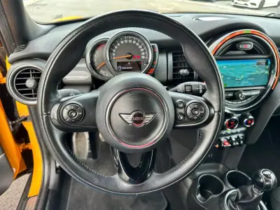 MINI 5 Portas 2016 - 13450 EUR, 151842 km - AUTO.MOTO.pt - 151842km - foto 4 de 10