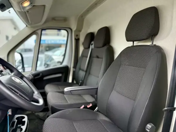 Fiat DUCATO 2.2 M-Jet L3H2 140Cv | IVA DEDUTÍVEL 2023 - 27950 EUR, 28000 km - AUTO.MOTO.pt - 28000km - foto 12 de 23