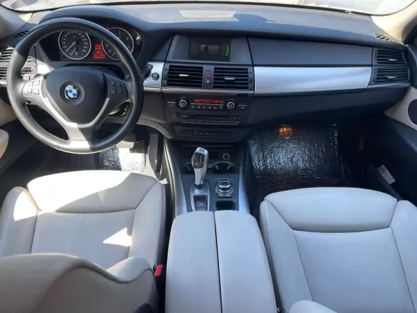 BMW X5 2011 - 18000 EUR, 256000 km - AUTO.MOTO.pt - 256000km - foto 8 de 14