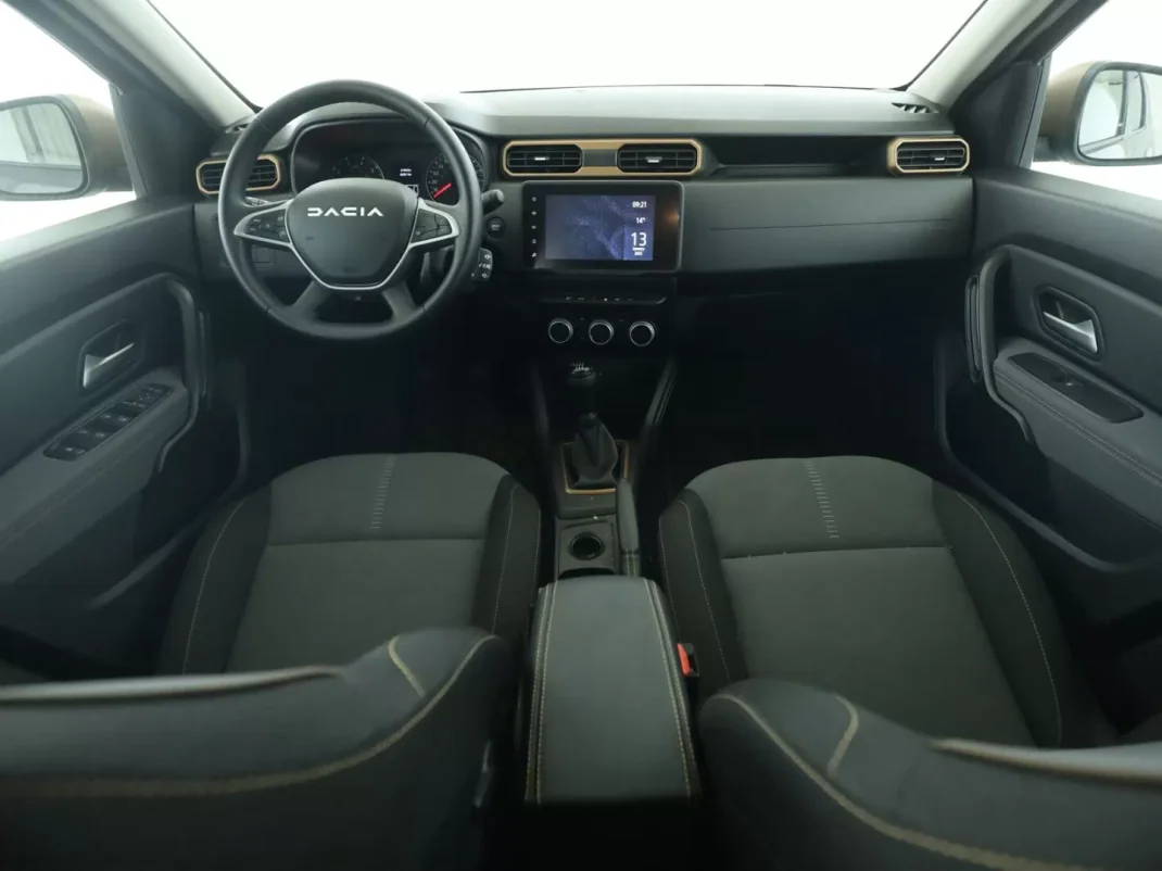 Dacia Duster 2024 - 23600 EUR, 21540 km - AUTO.MOTO.pt - 21540km - foto 10 de 30