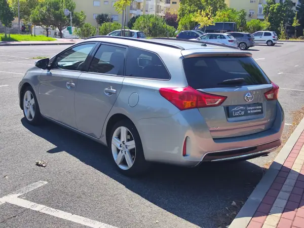 Toyota Auris Touring Sports 2015 - 11480 EUR, 229000 km - AUTO.MOTO.pt - 229000km - foto 10 de 39
