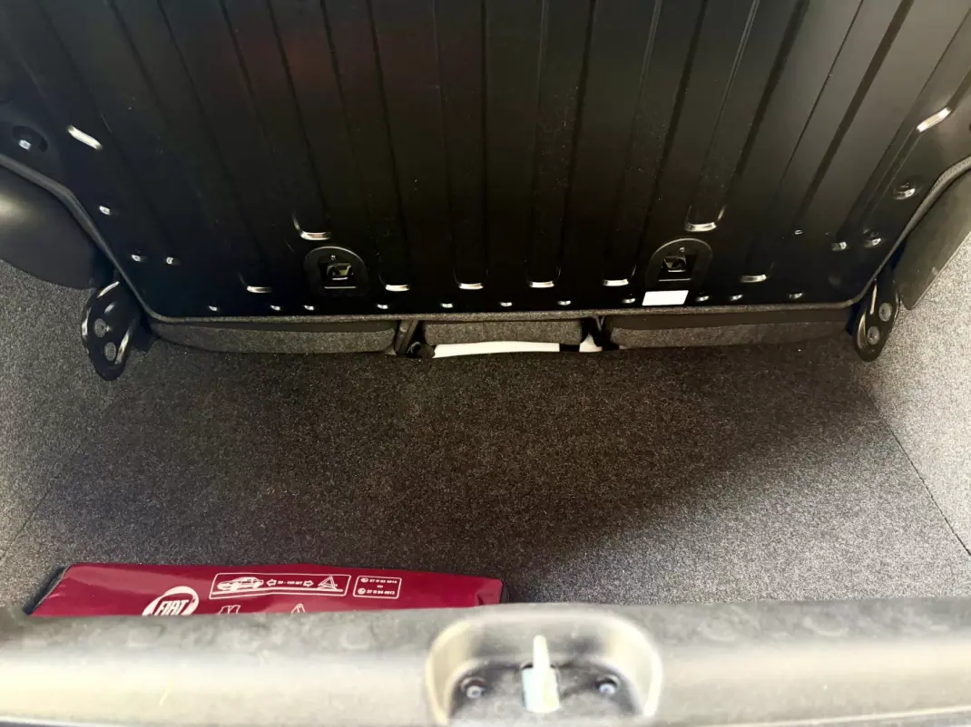 Fiat Panda 2025 - 14950 EUR, 12000 km - AUTO.MOTO.pt - 12000km - foto 24 de 24