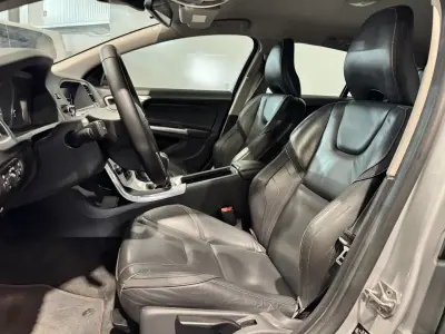 Volvo V60 2016 - 13900 EUR, 265393 km - 265393km - foto 14 de 44