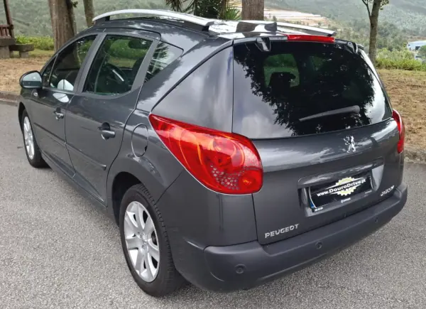 Peugeot 207 SW 2008 - 7550 EUR, 104700 km - 104700km - foto 7 de 10