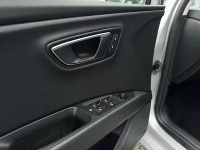 SEAT Leon 2016 - 12990 EUR, 117000 km - AUTO.MOTO.pt - 117000km - foto 9 de 26