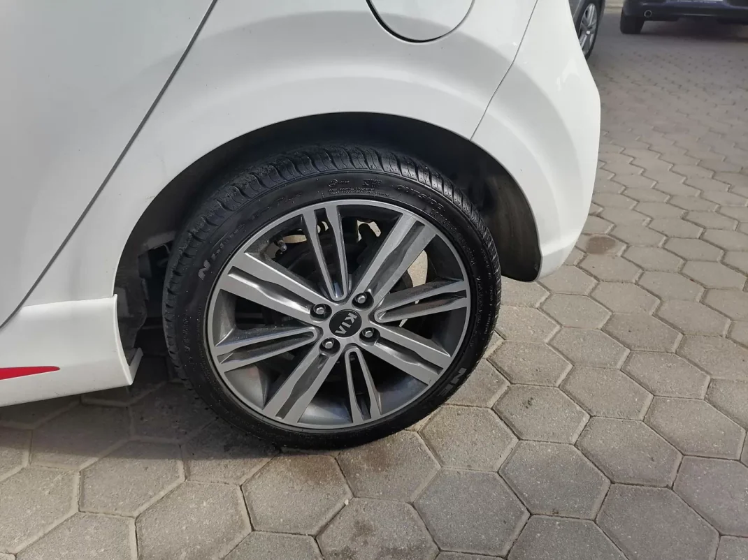 Kia Picanto 2020 - 18900 EUR, 20480 km - AUTO.MOTO.pt - 20480km - foto 12 de 20