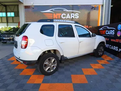 Dacia Duster 2016 — foto 2 de 18