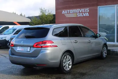 Peugeot 308 SW 2019 - 11990 EUR, 176000 km - AUTO.MOTO.pt - 176000km - foto 11 de 23