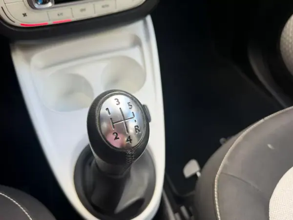 Smart ForFour 2016 - 8900 EUR, 103445 km - 103445km - foto 7 de 11