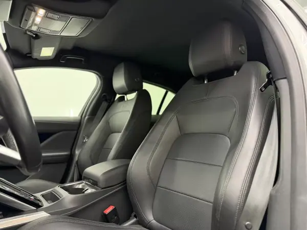 Jaguar I-Pace 2018 - 20999 EUR, 120000 km - AUTO.MOTO.pt - 120000km - foto 16 de 20