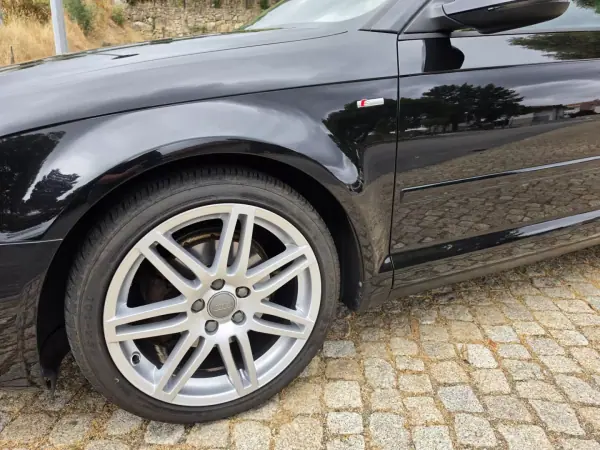 Audi A3 2011 - 10900 EUR, 205000 km - AUTO.MOTO.pt - 205000km - foto 6 de 8