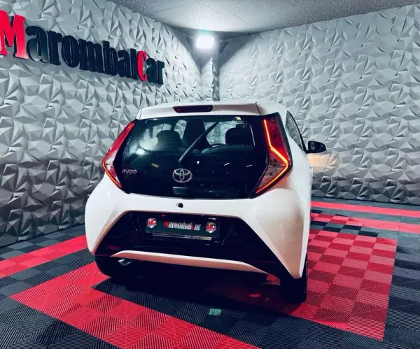Toyota Aygo 2020 - 11750 EUR, 134443 km - AUTO.MOTO.pt - 134443km - foto 6 de 27