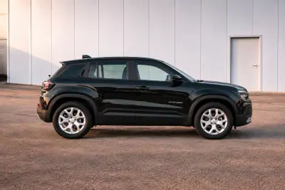 Jeep Avenger 2025 - 27490 EUR, 17121 km - 17121km - foto 4 de 9
