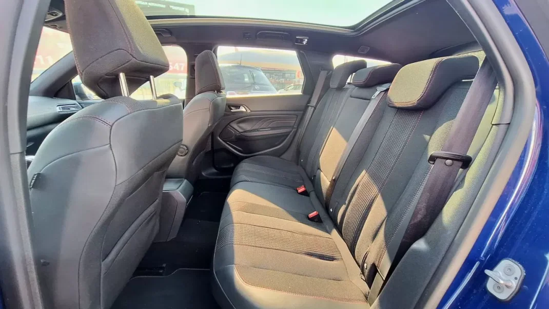 Peugeot 308 SW 2020 - 14500 EUR, 142000 km - AUTO.MOTO.pt - 142000km - foto 21 de 28