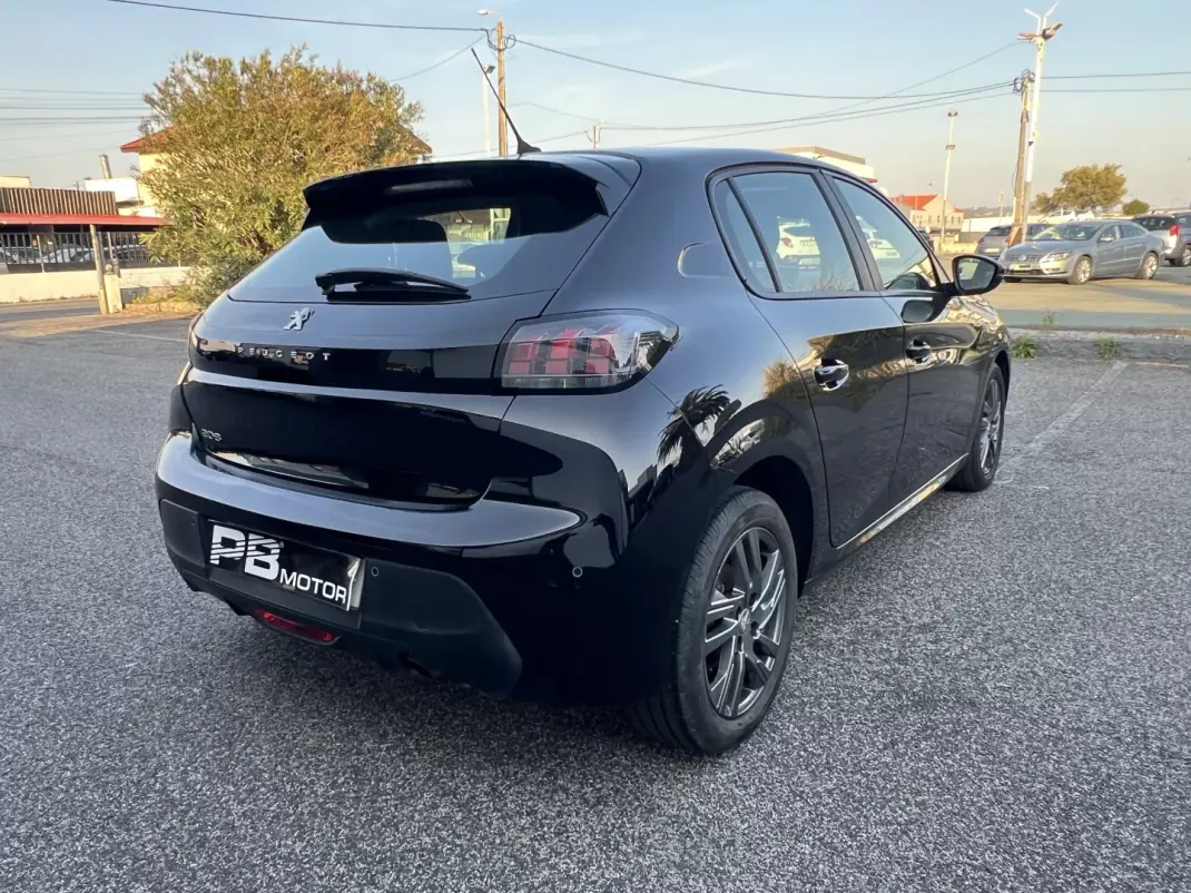 Peugeot 208 2022 - 14990 EUR, 178000 km - AUTO.MOTO.pt - 178000km - foto 5 de 15