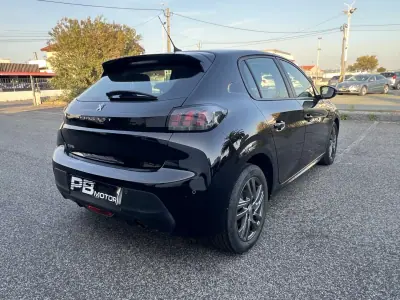 Peugeot 208 2022 - 14990 EUR, 178000 km - AUTO.MOTO.pt - 178000km - foto 5 de 15
